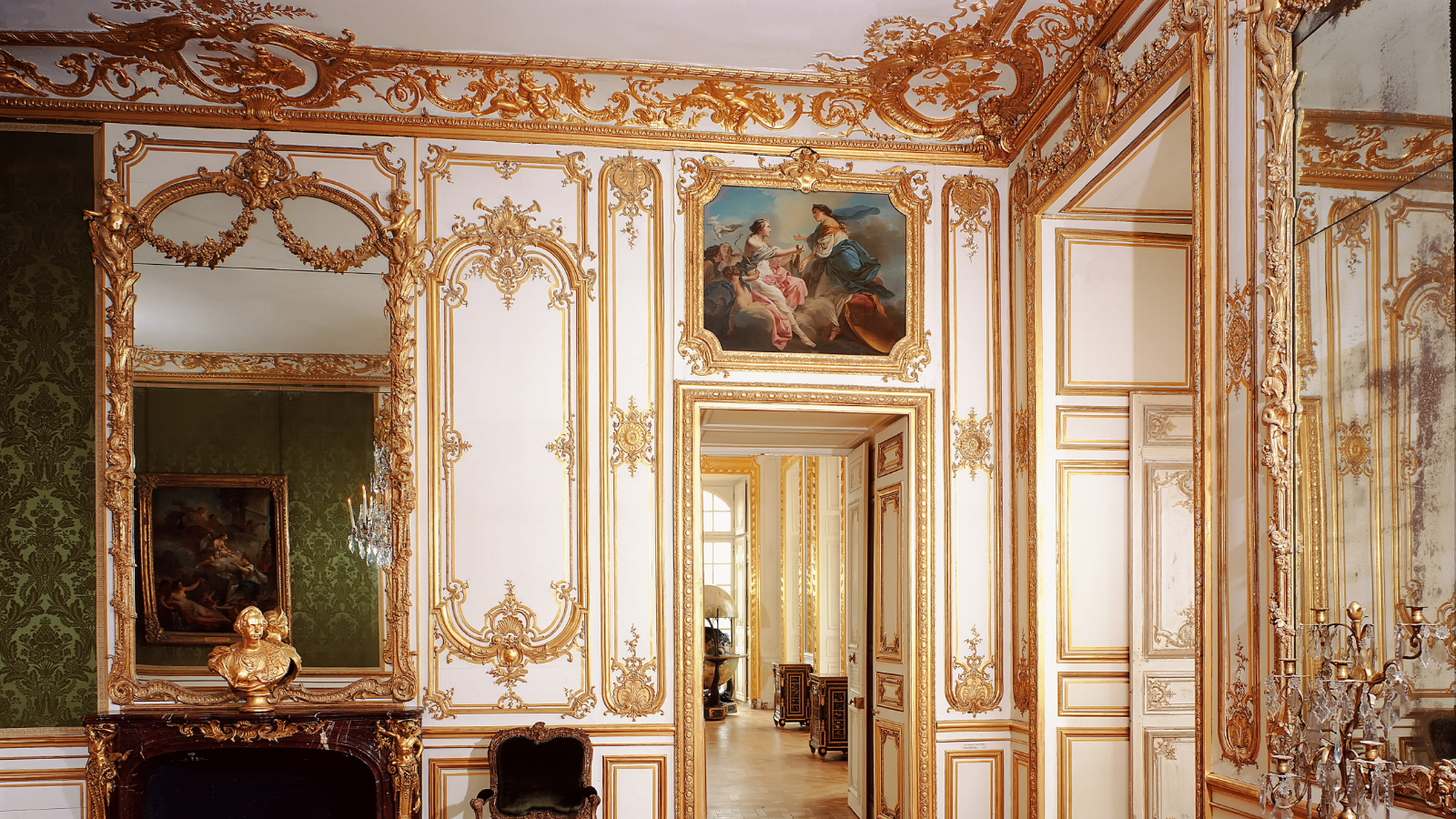 Unlocking the Secrets of Baroque Luxury: Discover the Art of Exquisite Living